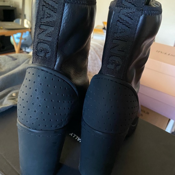 Alexander Wang X HM Zip Booties - Picture 5 of 10